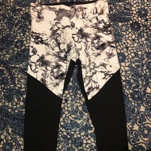 VS Pink Crop Leggings